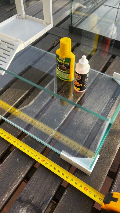 Aquários para peixes ou répteis, tartarugueira e equipamento