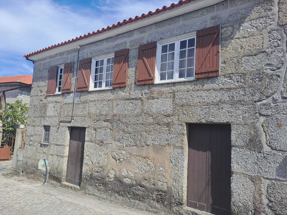 Moradia, 1.350m terreno perto da estação Livração Marco de Canaveses