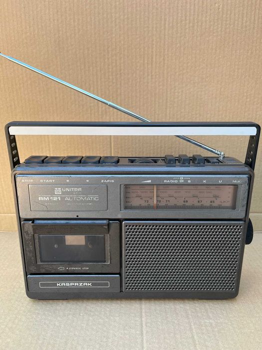 Radiomagnetofon Unitra Kasprzak RM121, przestrojony UKF, sprawny.