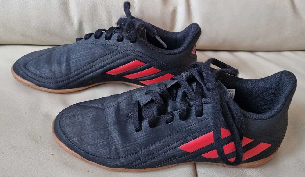 Buty Adidas na halę w rozmiarze 35,5