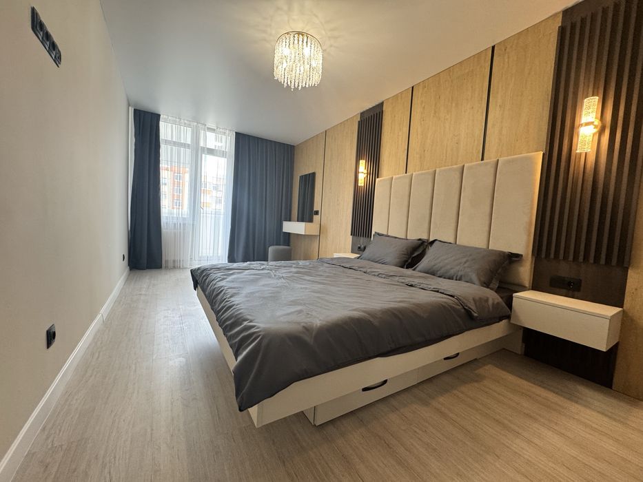 Продаж 3-к квартири по прсп. Злуки