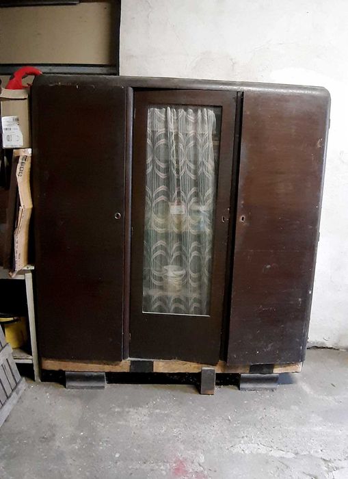 Stara szafa do renowacji