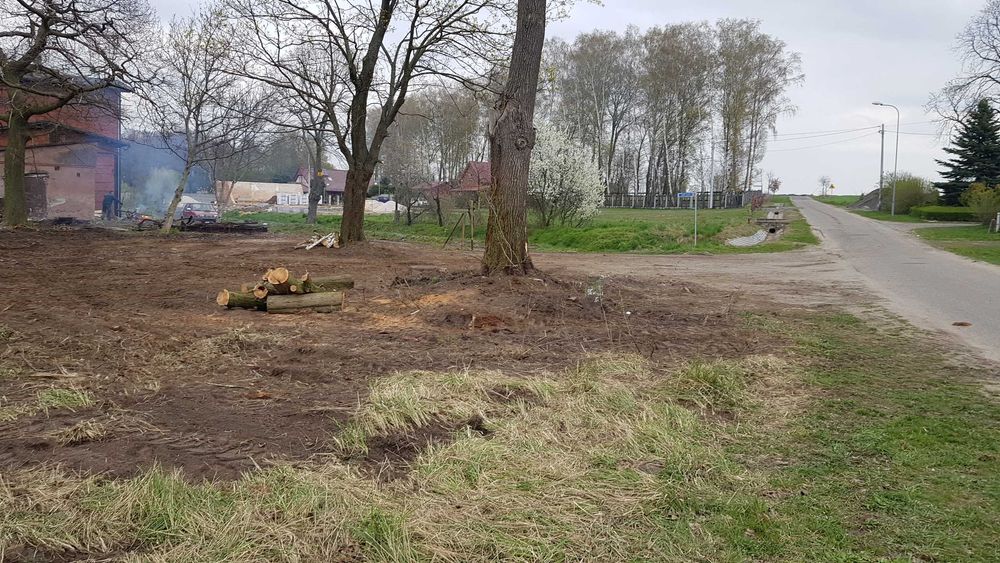 Sprzedam Poniemiecki Dworzec PKP+1,2h teren przemysłowy utwardzony - Więcej