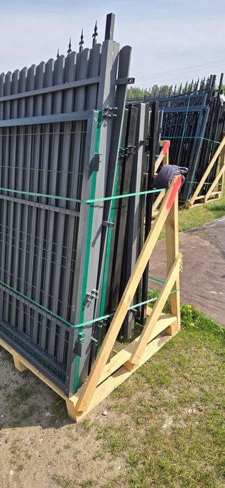 Ogrodzenia Siatka Panel 3D Betonowe Bramy Przęsła