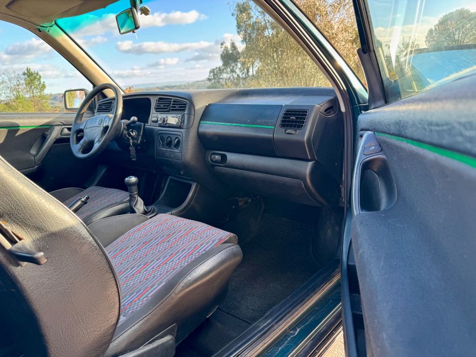 VW Golf 3 GT TDI (3 portas 5 lugares Airbag ABS Vidros e espelhos elétricos…)