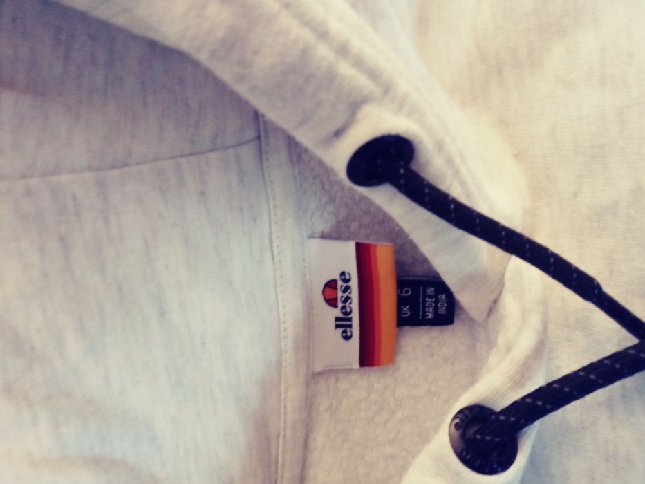 Bluza szara zkapturem 34 Ellesse do pasa