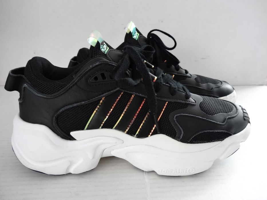 Buty ADIDAS MAGMUR RUNNER roz 43 1/3 Bieganie Sportowe UNISEX