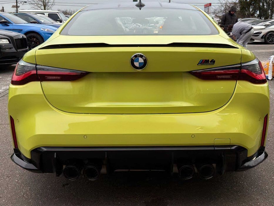 BMW M4 Competition      2021