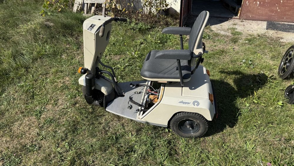 Sprzedam dwa wózki  inwalidzkie akumulatorowe.