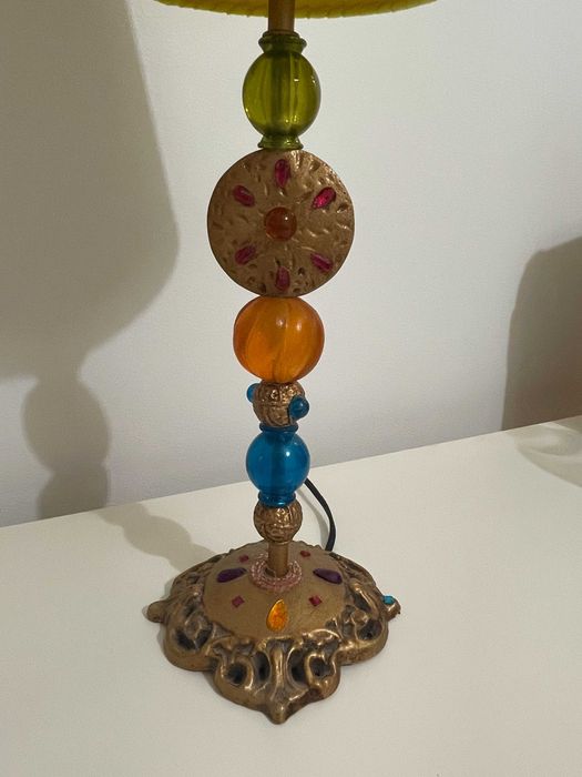 Candeeiro "Gato Preto" colorido c/ pedras