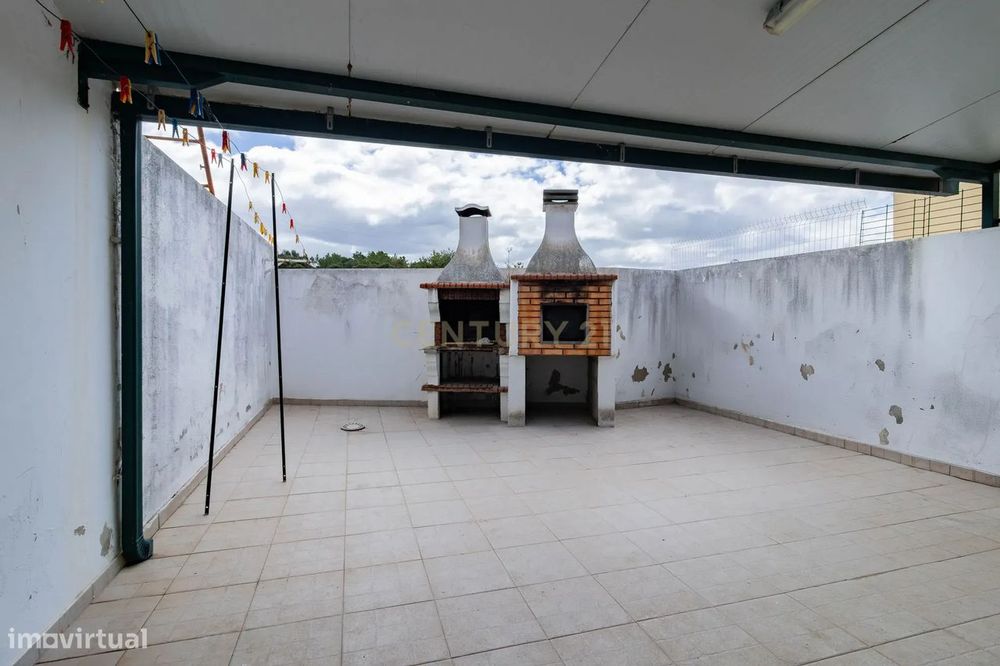 Moradia T2 com Garagem Privativa - Maiorga, Alcobaça