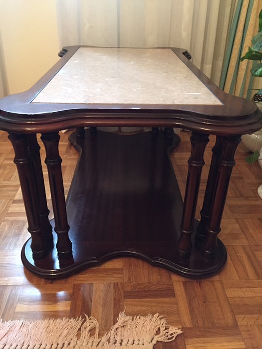 Mesa de centro com pedra mármore