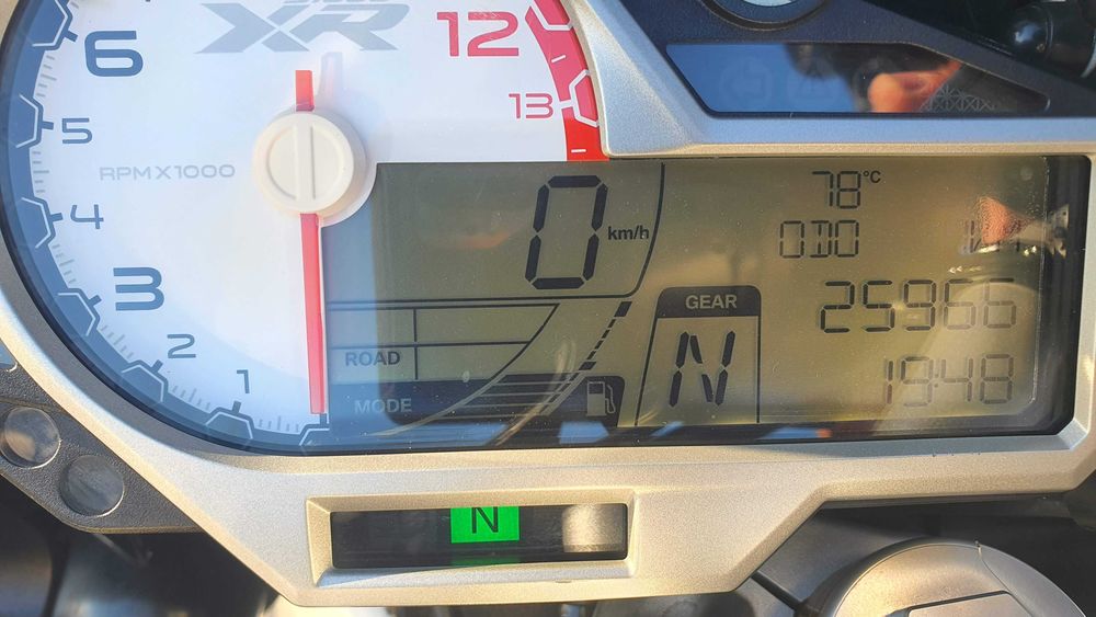 BMW S1000XR (2016) | 26.500km | Full Extras + Material de Origem