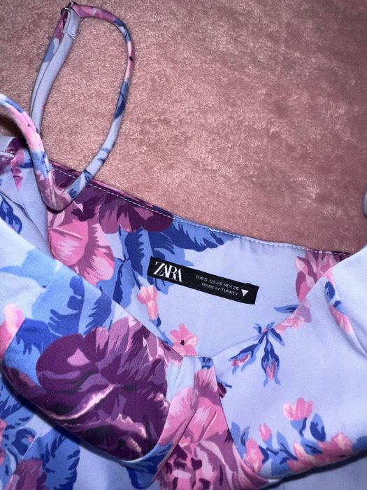 Блакитна міні сукня Zara з квітковим принтом