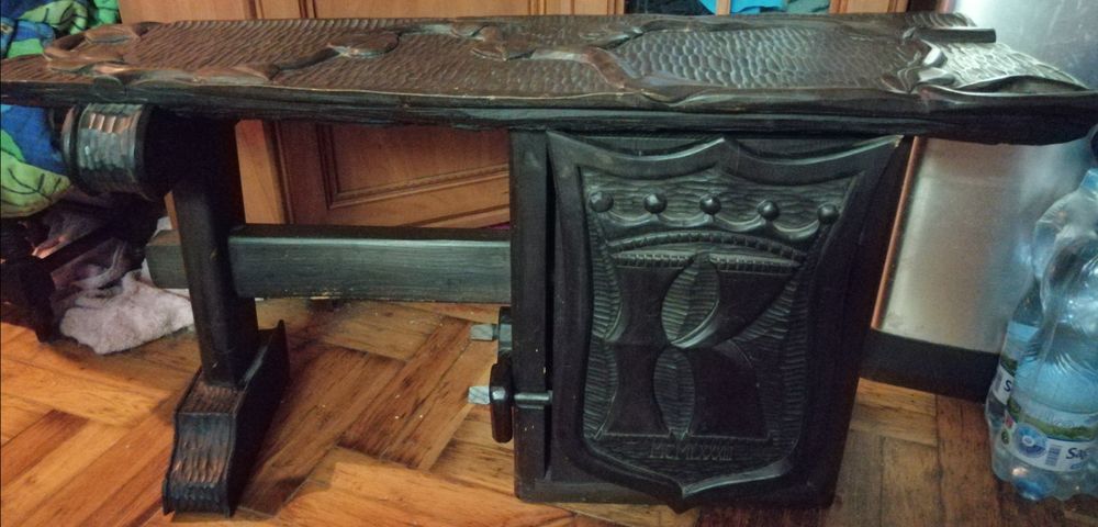 Drewniana rzeźbiona toaletka artystyczna Marek Chyc