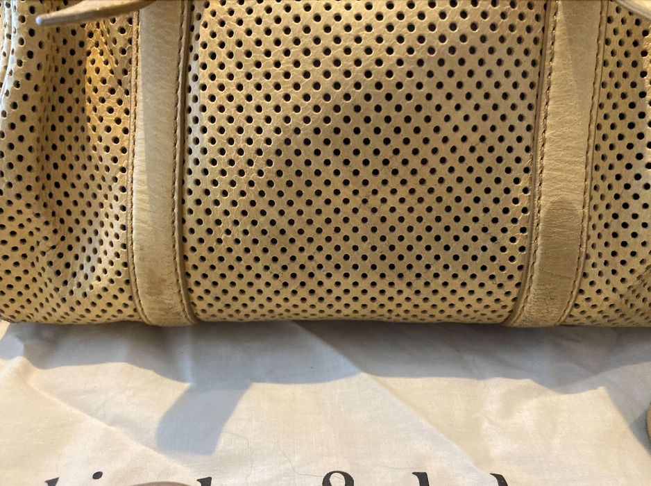 Vendo Carteira Bimba e Lola em pele praticamente nova