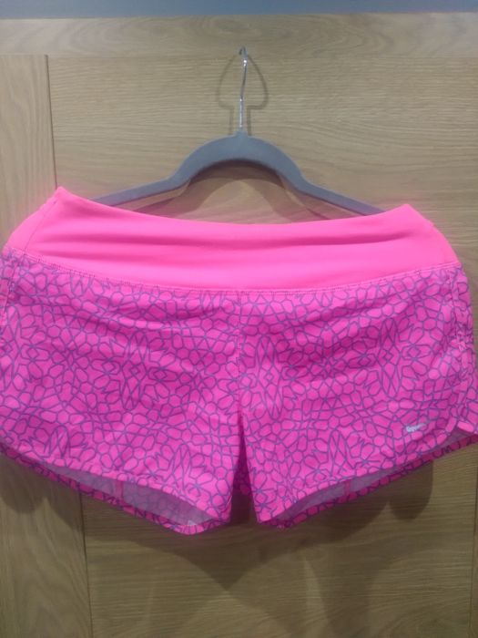 Świetne spodenki sportowe rozm S/L Nike