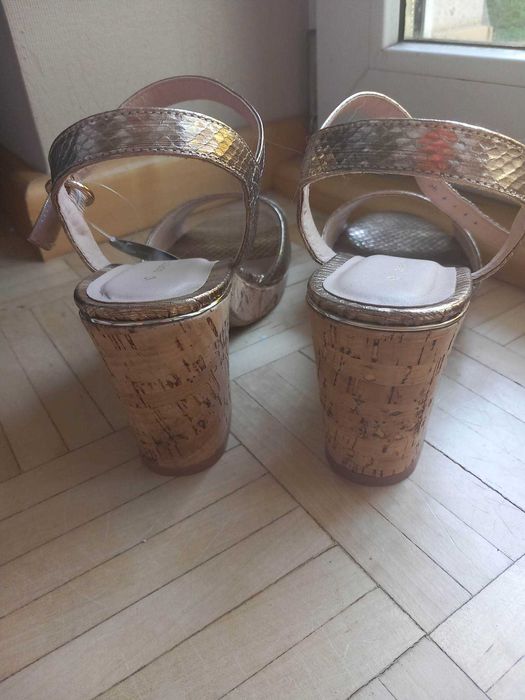 Nowe sandałki Dorothy Perkins 39