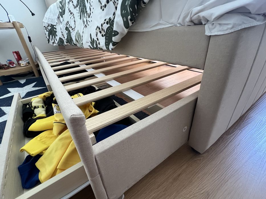 Cama nova com estrabdo e colchao 140x200