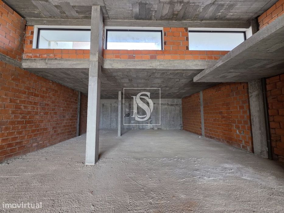 Espaço comercial com 205m2 em ValRio, Viseu