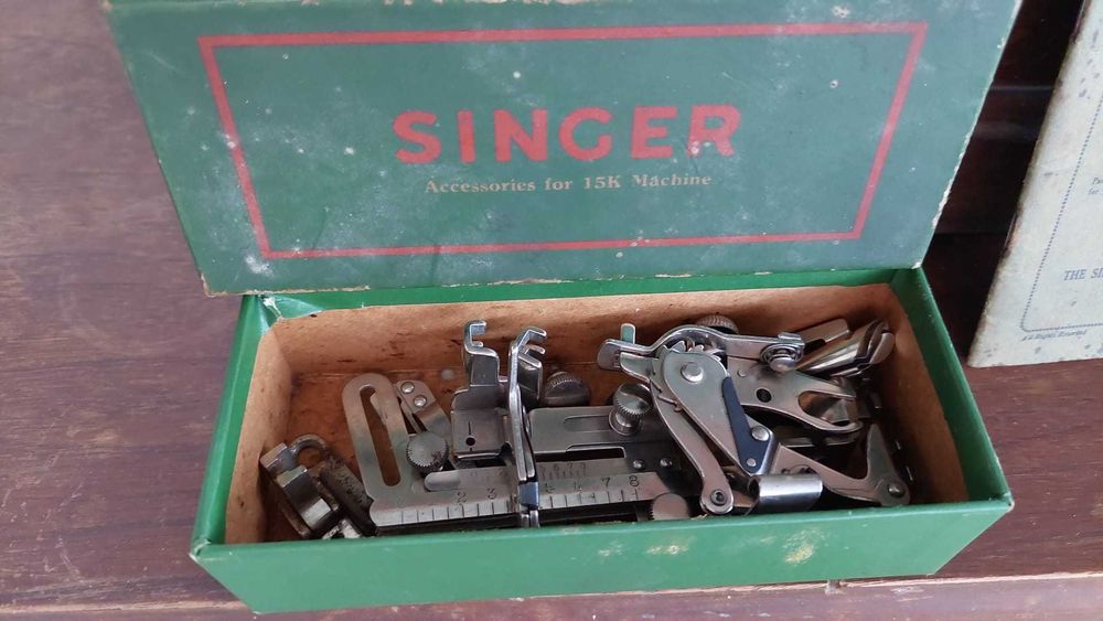 Mesa de costura Singer 15k80