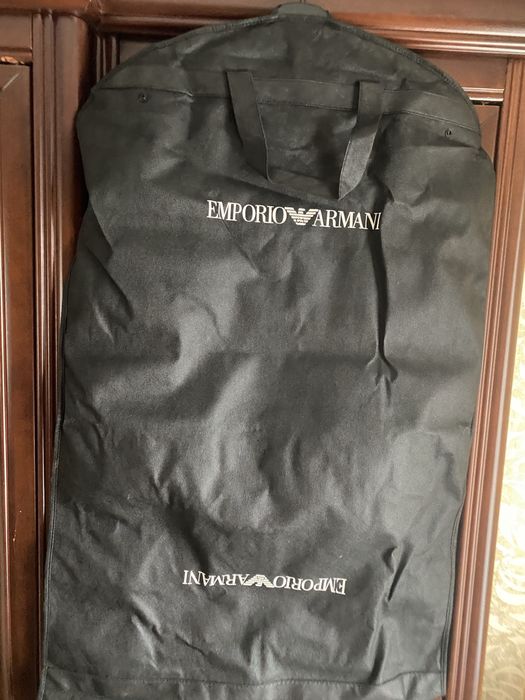 Продам кожаную куртку ARMANI