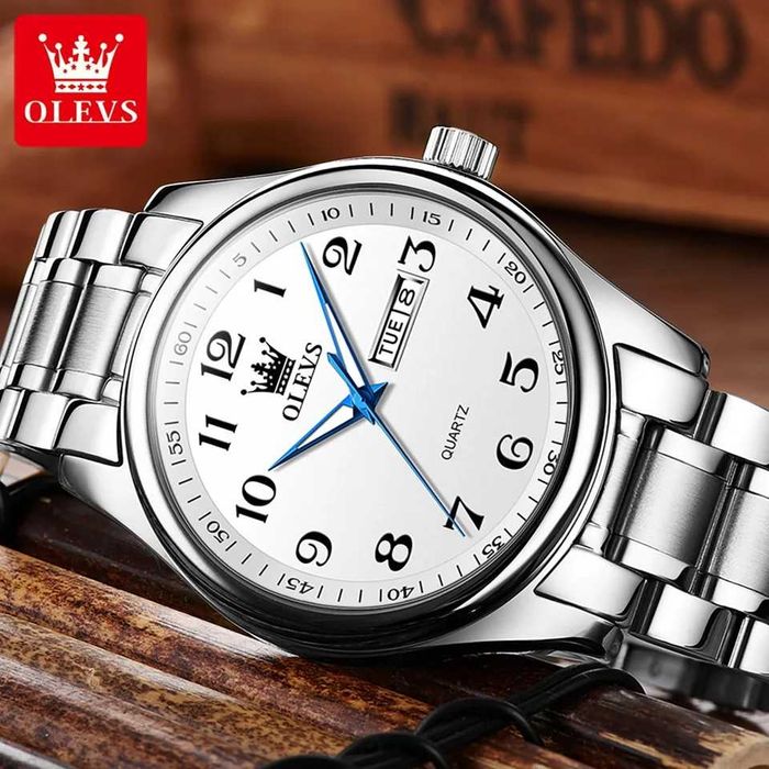 Zegarek klasyczny Olevs z biała tarcza 40mm datownik WR30 pudełko
