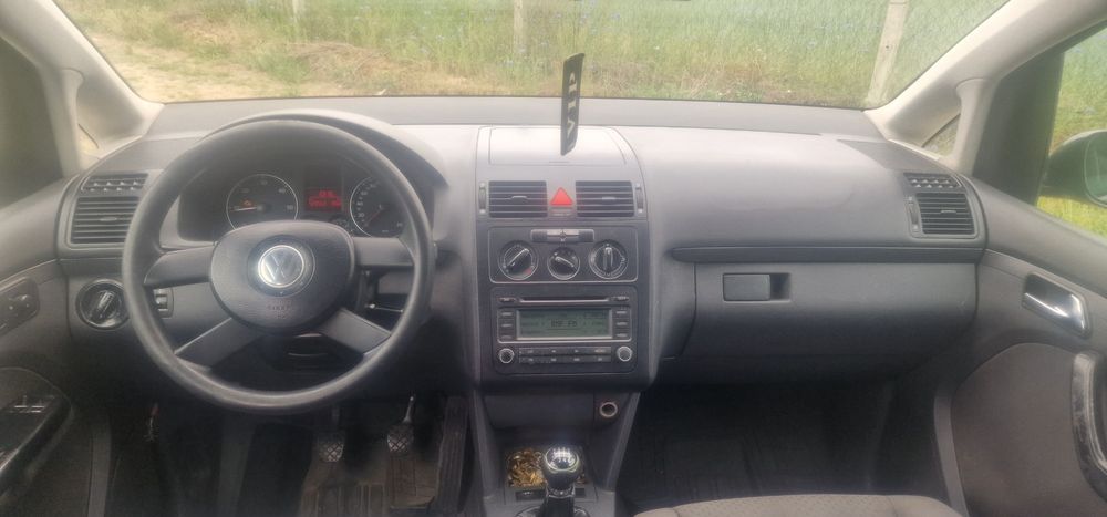 VW Touran 1.9 TDI (2003) – 7-osobowy "wół roboczy", Hak