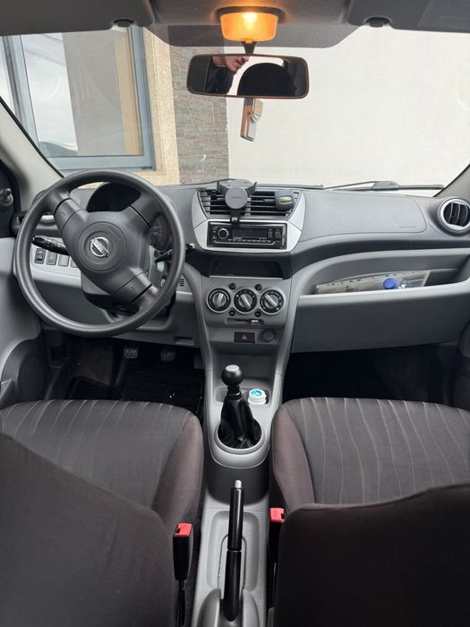 Nissan pixo como novo