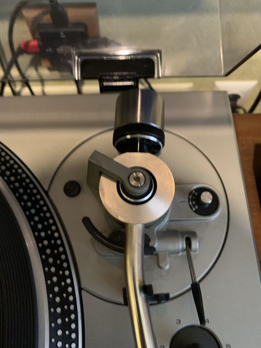 Програвач вінілових платівок Technics SL-1300