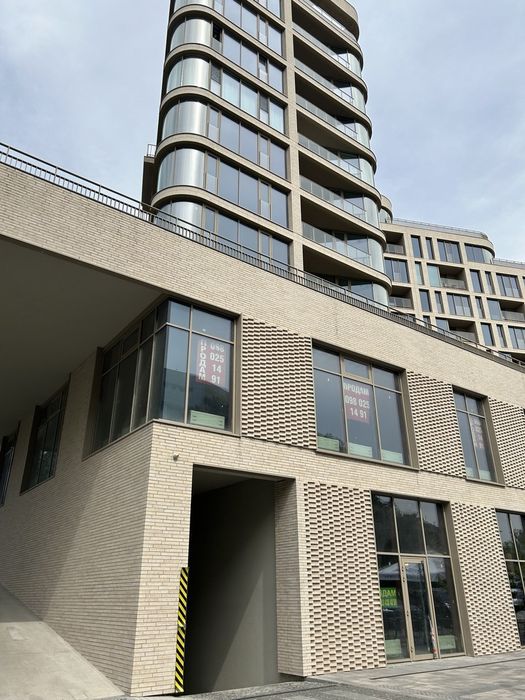 Продам простору комору (кладовку) в ЖК Моцарт (вул.Короленка,2К) Центр