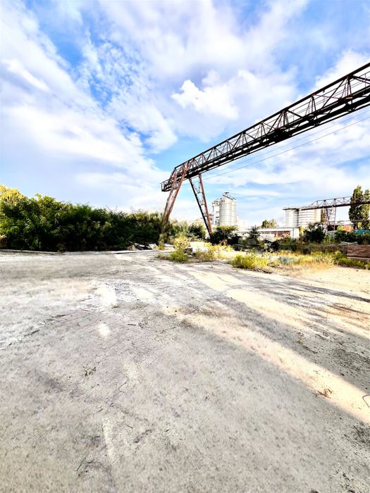 Продається промислова база в рні вул. Залізняка