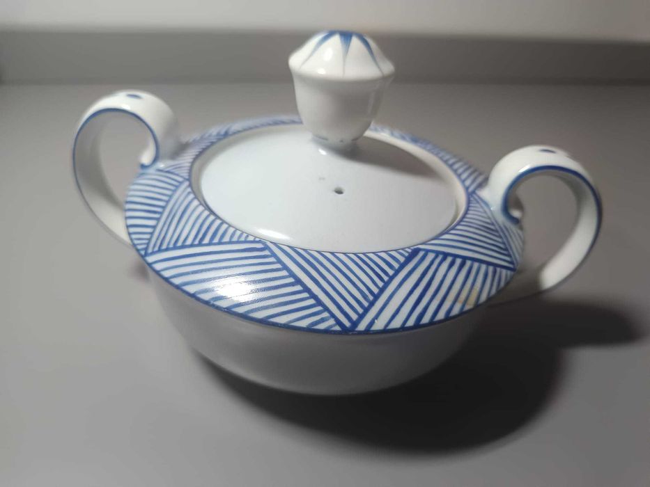 Cojunto Leiteira e Açucareiro - Porcelana Vista Alegre (1924–1947)