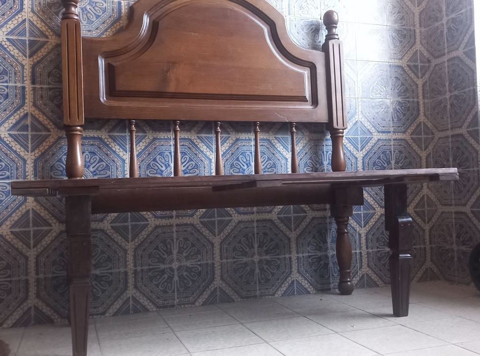 Banco a partir de cabeceira de cama