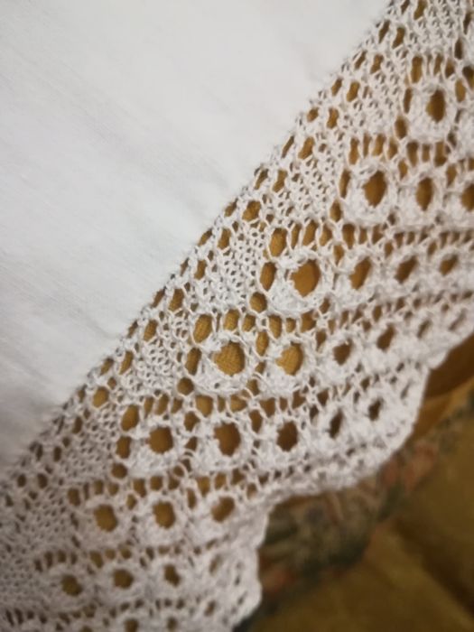 Toalha de mesa centenária