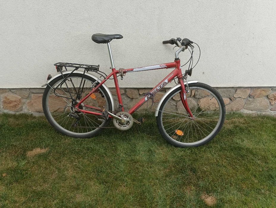 czerwony rower miejski delta