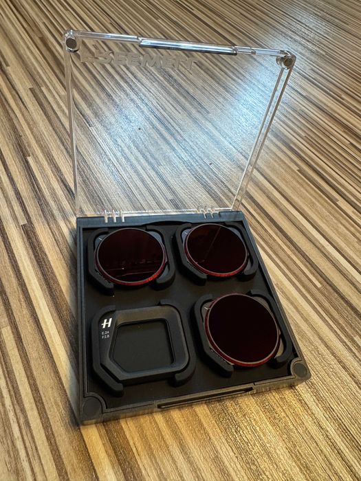 Dron DJI Mavic 3 Classic z akcesoriami.