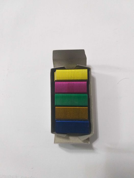 Caixa de Agrafos n.º 10 coloridos Nova com 1000 unidades
