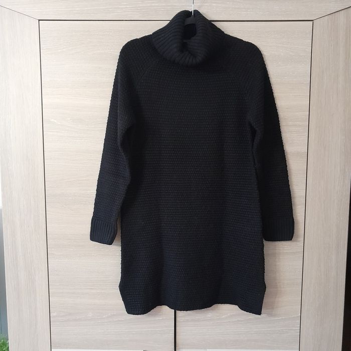 Sweter z golfem.