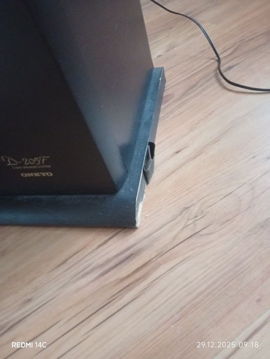 Kolumny podłogowe Onkyo D-205f