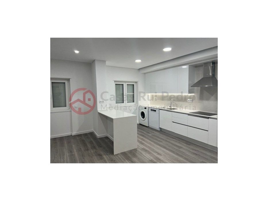 Excelente T2 nas Paivas — Amora, Setúbal