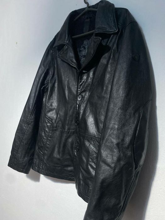 Продається шкіряна куртка в хорошому стані