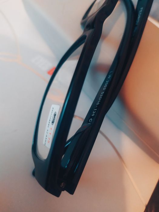 Очки для зрения с стеклянной линзой