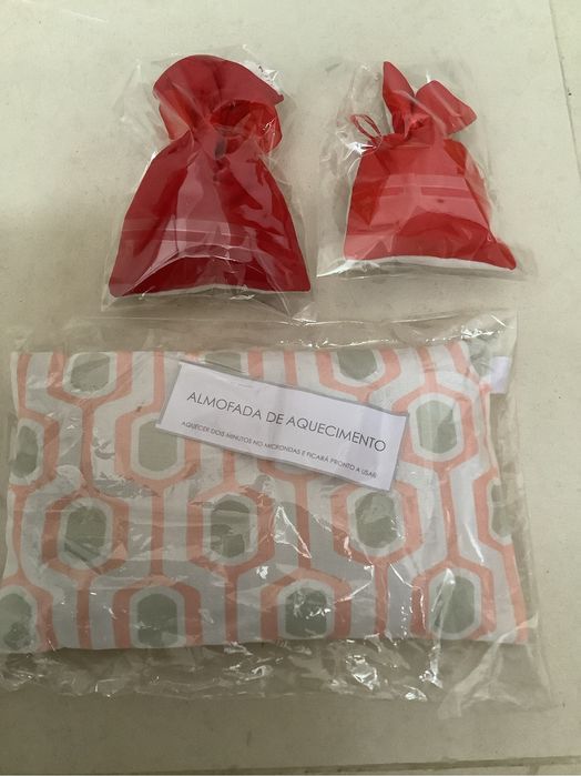 Almofada de aquecimento e 2 saquinhos perfumados