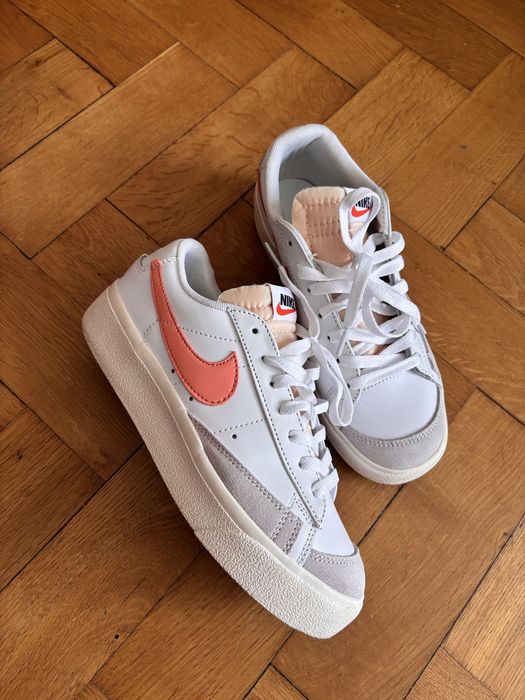 Кросівки nike в гарному стані