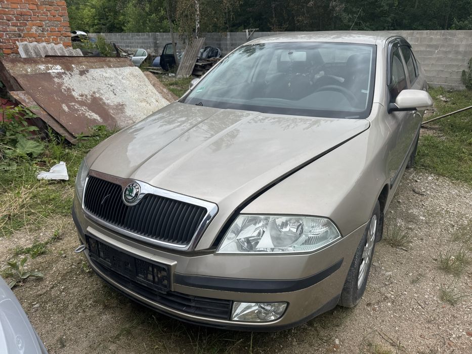 Комплект передка skoda octavia a5 хороший стан капот бампер фари крила решітка