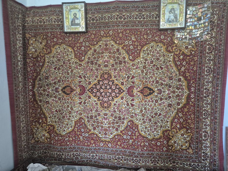 Килим, девандек . Б/в