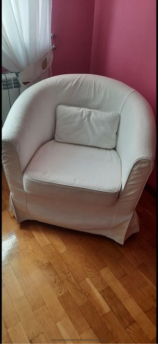 Ikea fotel biala smietanka