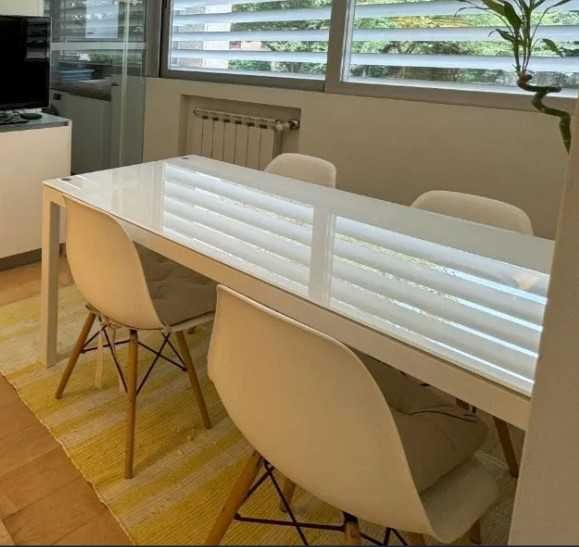 Mesa de cozinha 90x140 com 4 cadeiras