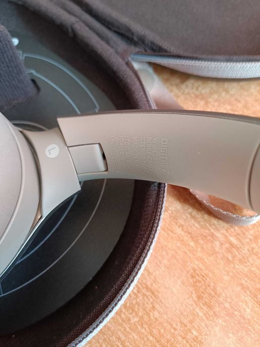 Беспроводные наушники с шумоподавлением SONY WH-1000XM2